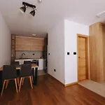 Jahorinska 아파트 *