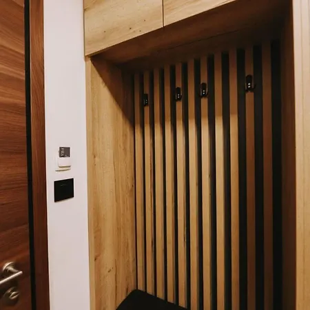 Jahorinska 亚霍里纳